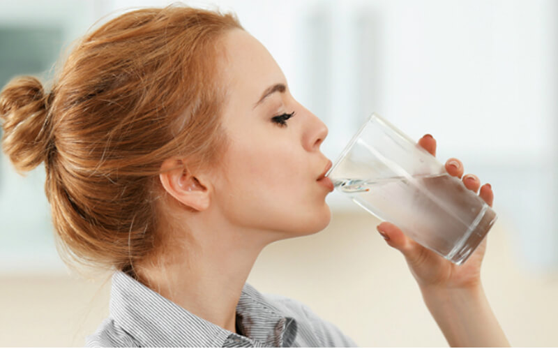 Uống nước ấm để giảm cân